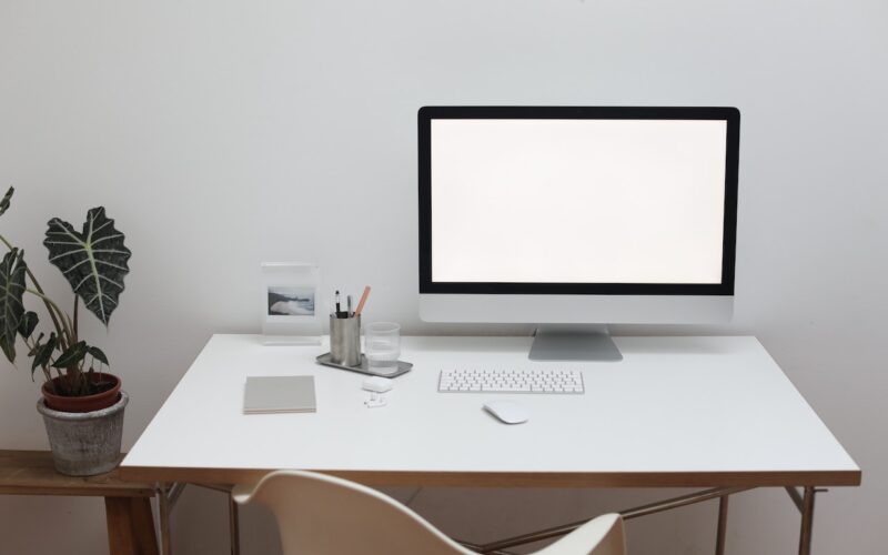 How to Choose the Right Office Furniture for Your Home Workspace