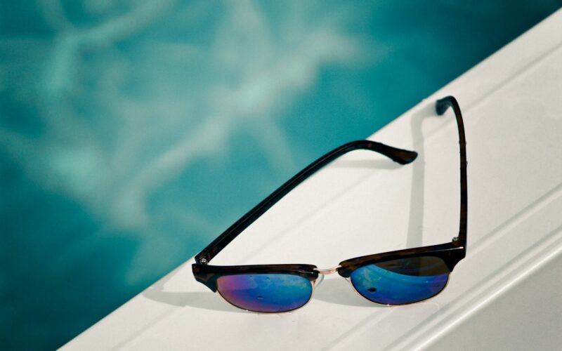 Seeing Beyond Glare With Polarized Sunglasses