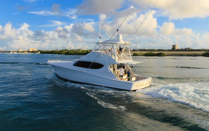 Unveiling the Top Benefits of VHF Radios for Offshore and Coastal Navigation