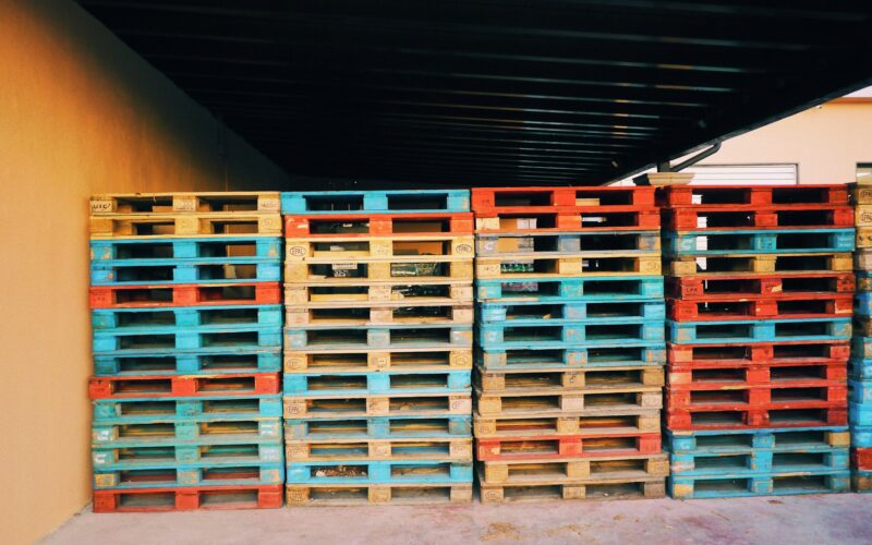 Pallet Rack Systems: Boosting Efficiency and Safety with Wire Decking